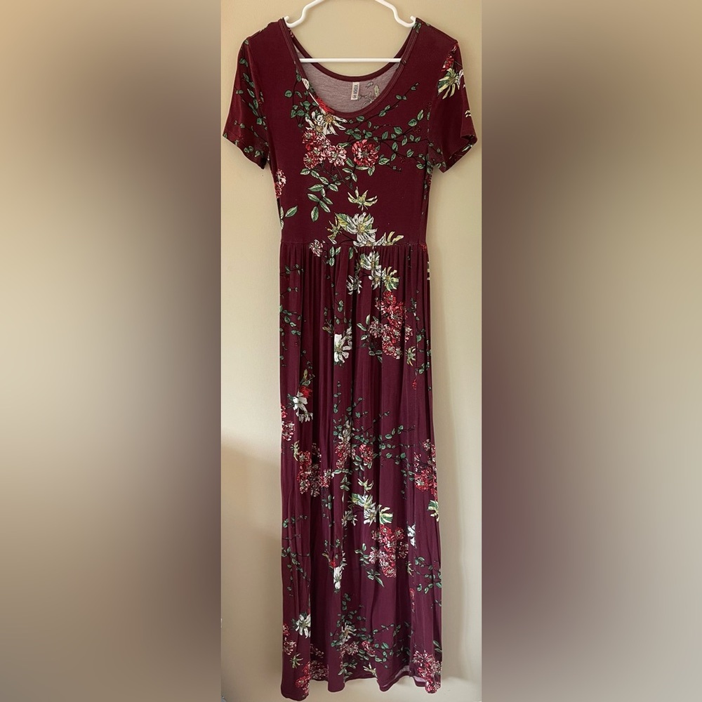 ♥️ Burgundy Size S Viishow Floral Maxi T-shirt Dress